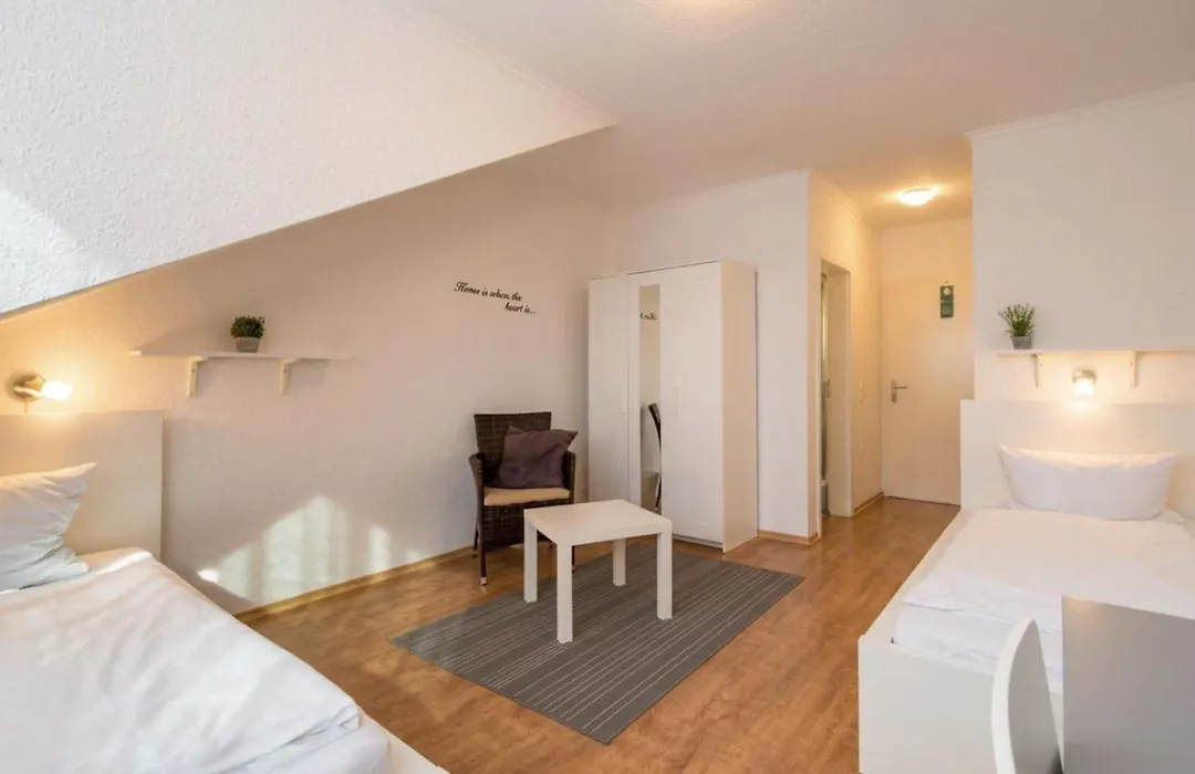 Sali - Hotel zum Dorfbrunnen - Bornheim bei Köln Bonn-1