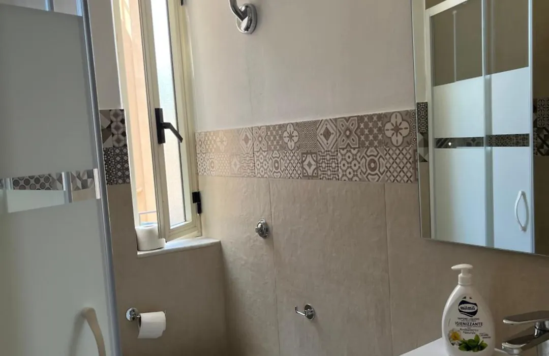 Garibaldi B&B-1