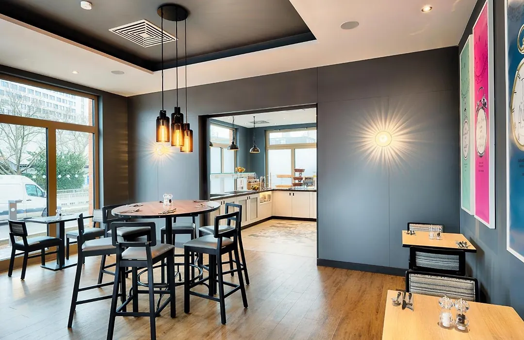 Premier Inn Wiesbaden City Centre-1