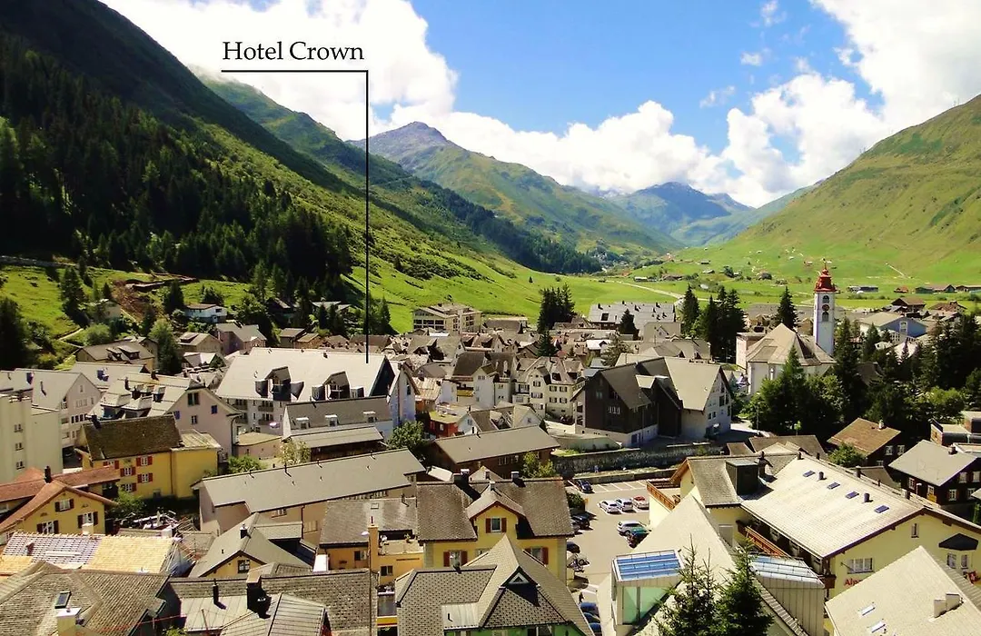 Hotel Crown-1