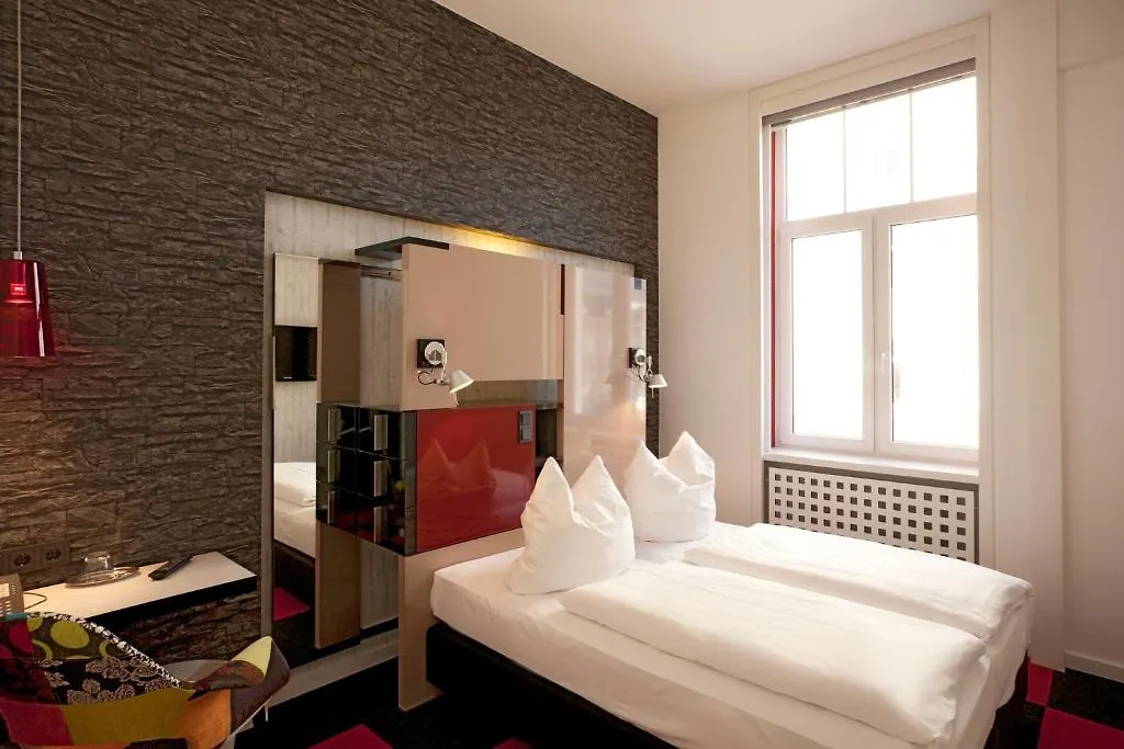Hotel Cristall - Frankfurt City-1