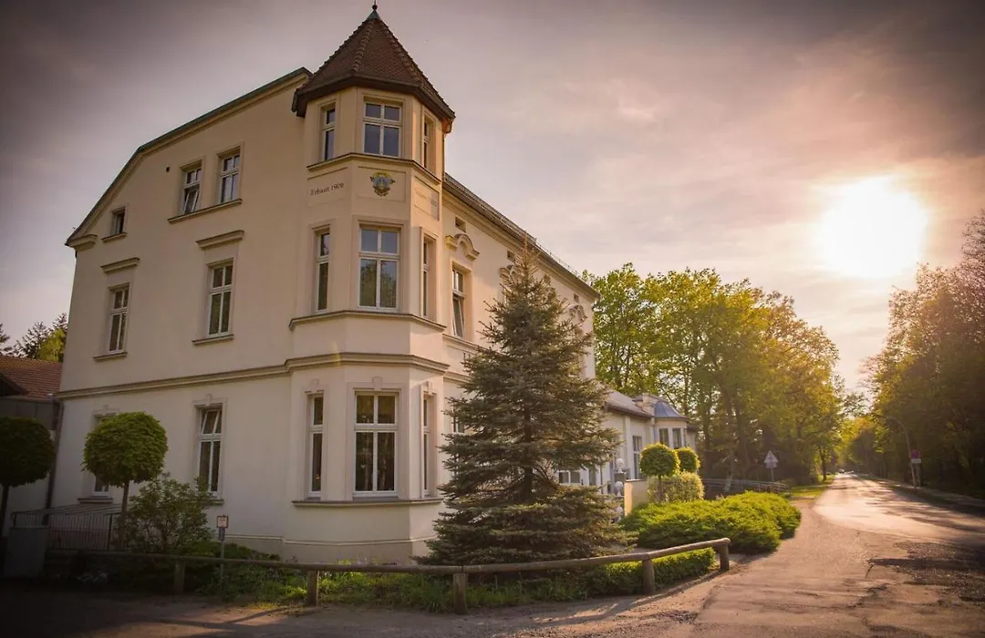 Hotel&Restaurant Waldschlösschen-1