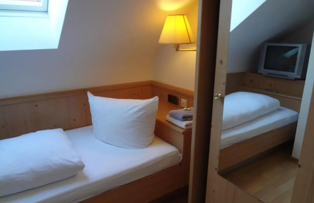 Hotel Rose Heidelberg inklusive Frühstück, Saunanutzung und Parkplätze nach Verfügbarkeit-1