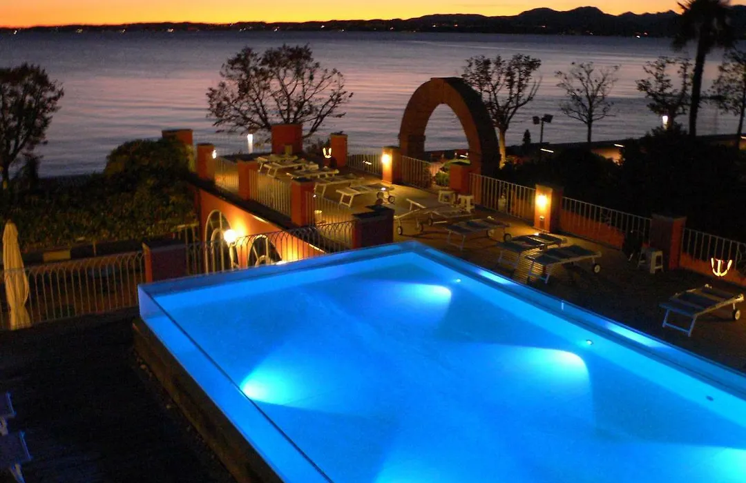 Hotel Alla Riviera Lake View-1