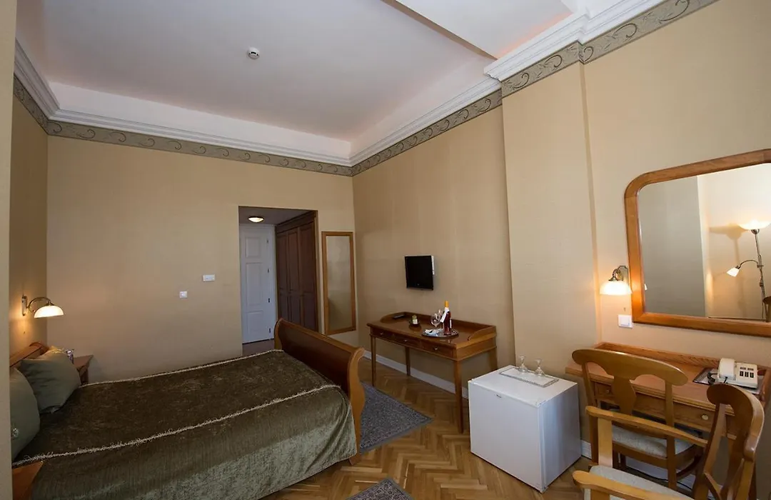 Grand Hotel Aranybika-1
