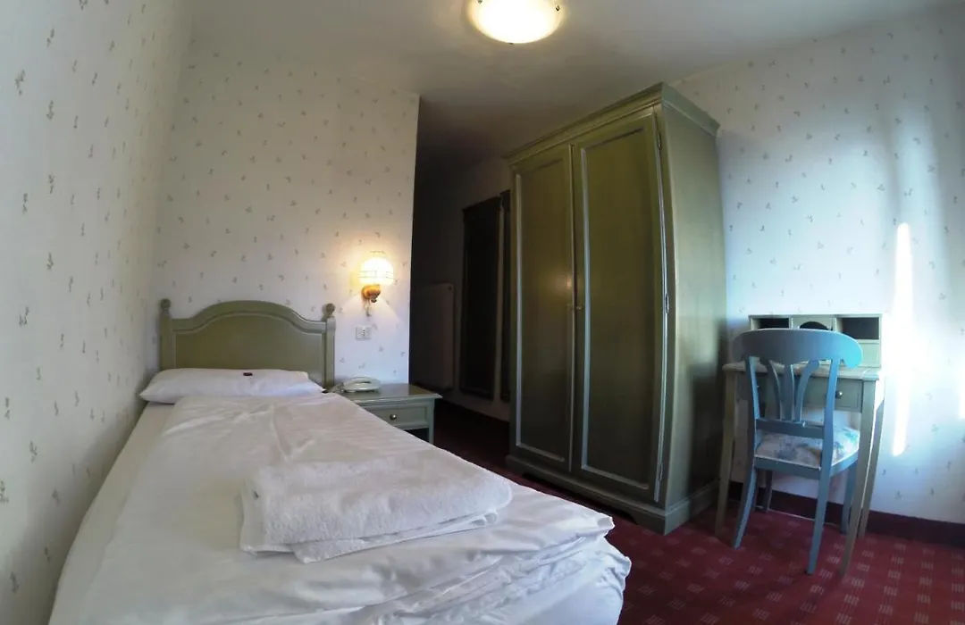 Hotel Post Victoria-1