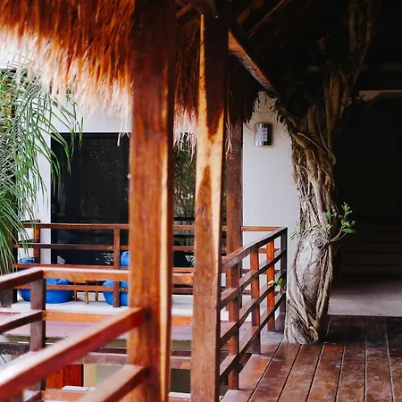 Hotel Uolis Nah-2