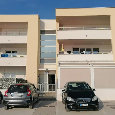 Apartments Villa Ema-2