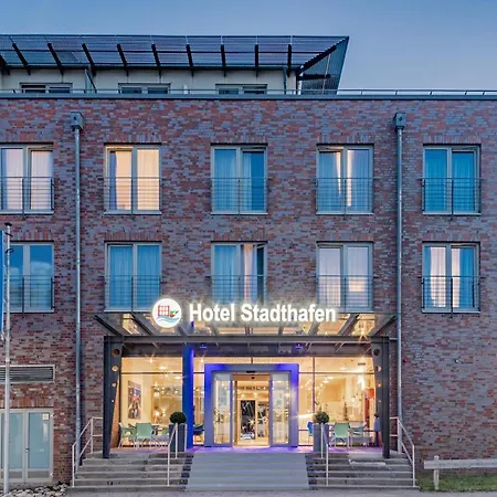 Hotel Stadthafen Stade-2