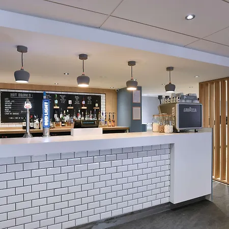 Travelodge Edinburgh Central Hotel-2