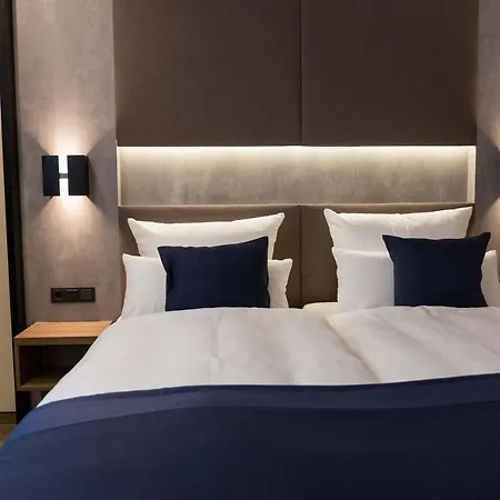 SKY Hotel Cloppenburg-3