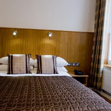 Blooms Hotel-3