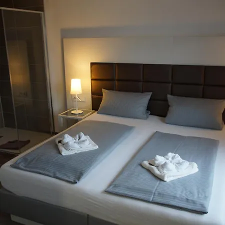 Leitner's Hotel Garni-2