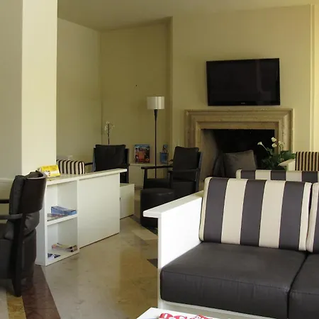 Hotel Romeo-2