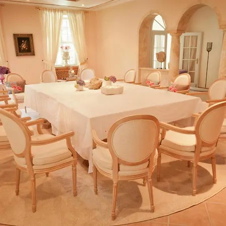 Villa Adolphine-2