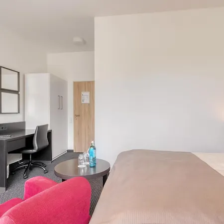 Waldhotel-2