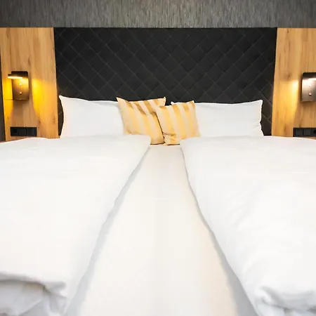 b-vier Hotel Bad Driburg-3