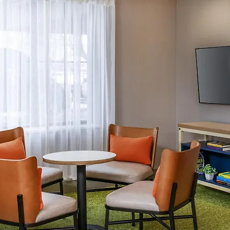 Spark By Hilton Denver International Airport-3