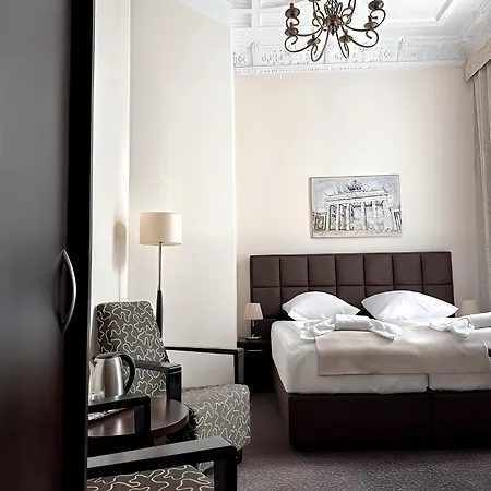 Upper Room Hotel Kurfürstendamm-3