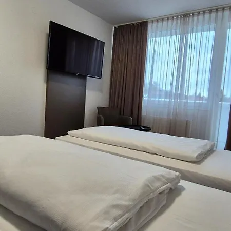 Melvi Hotel Goeppingen-2