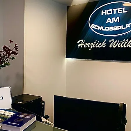 Hotel am Schlossplatz-2