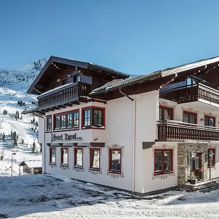 Hotel Garni Haus Tyrol-3