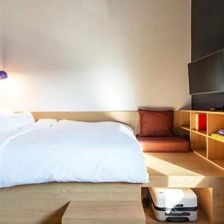 STAYERY Bielefeld Hauptbahnhof-2