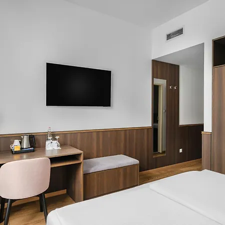 12 Revay Hotel-2