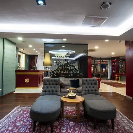 Lapis Inn Hotel & Spa-3