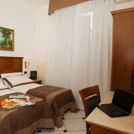 Hotel Garibaldi-3