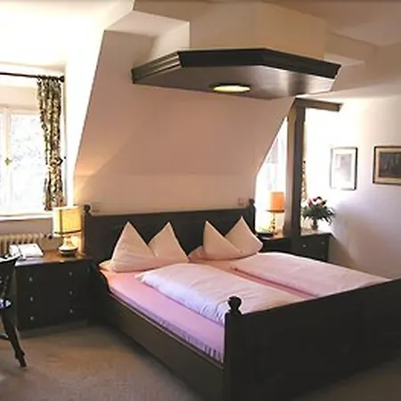 Burghotel-2