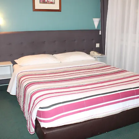 Yasha Hotel-3
