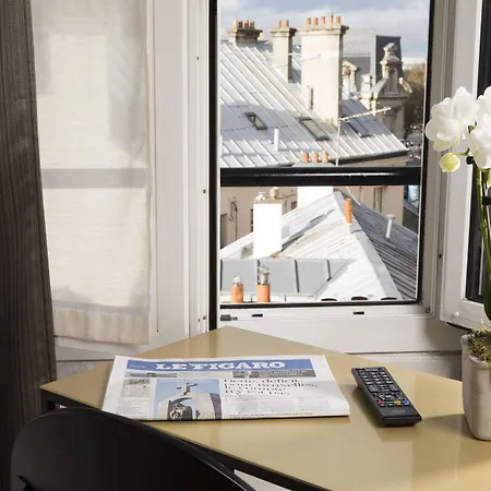 A L'Hotel Des Roys-3