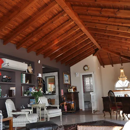 Welcome Inn Nerja Guest House Luxury Bed & Breakfast-2