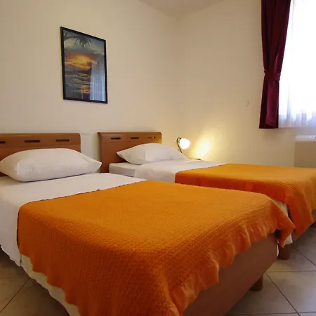 Hotel Aurora-3