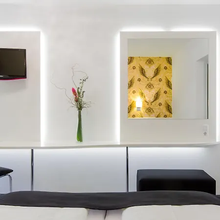 Hotel Hellers Twenty Four II -24H-Check-In--3