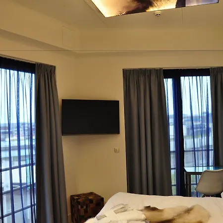 Hotel Rauw Aan De Kade-3