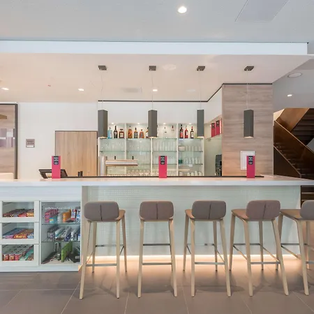 Hampton By Hilton Frankfurt City Centre East-3