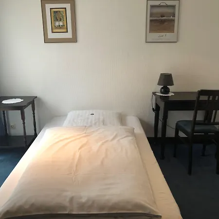 Hotel Am Kamp-3