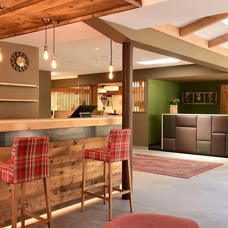 River Hotel Post-3
