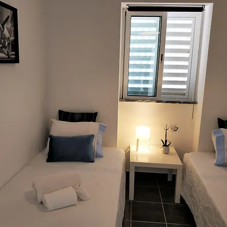 Sleep & Go Faro Airport Guest House-3
