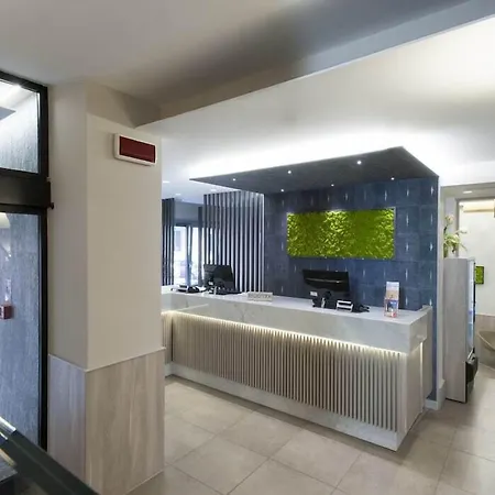 Hotel Gamma-2