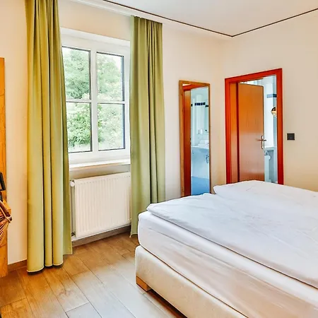Landhotel Kauzenberg-2