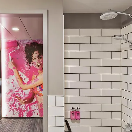 Moxy Frankfurt East-3