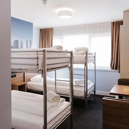 Rotterdam Teleport Hotel-3