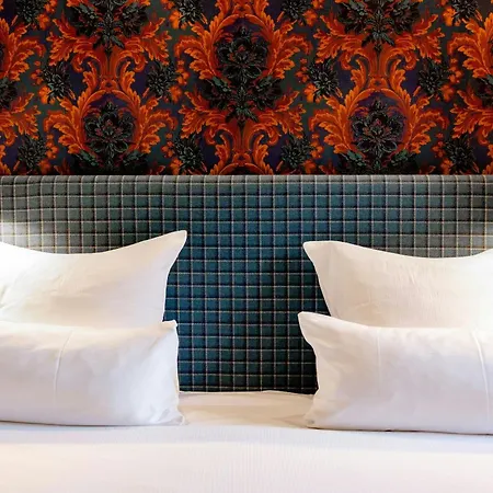 Motel One Edinburgh-Princes-3