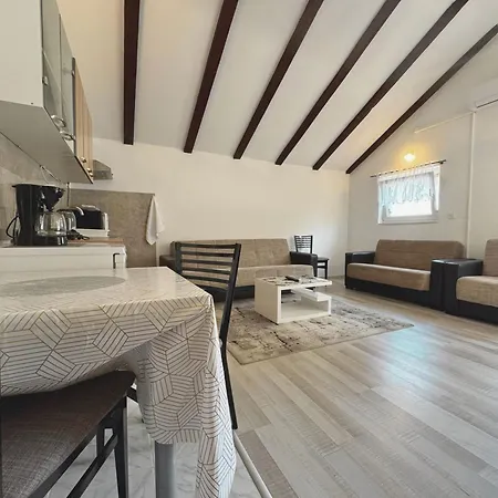 Amore House With Apartment-3