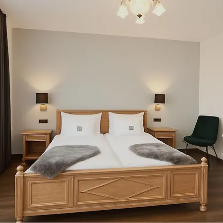 Flair Hotel Vier Jahreszeiten-3