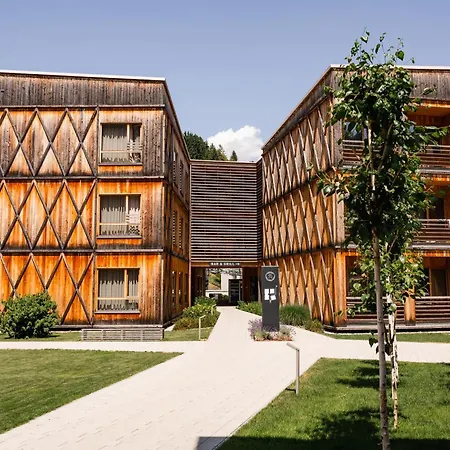Tirol Lodge-3