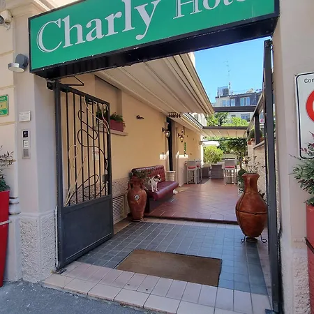 Hotel Charly-2